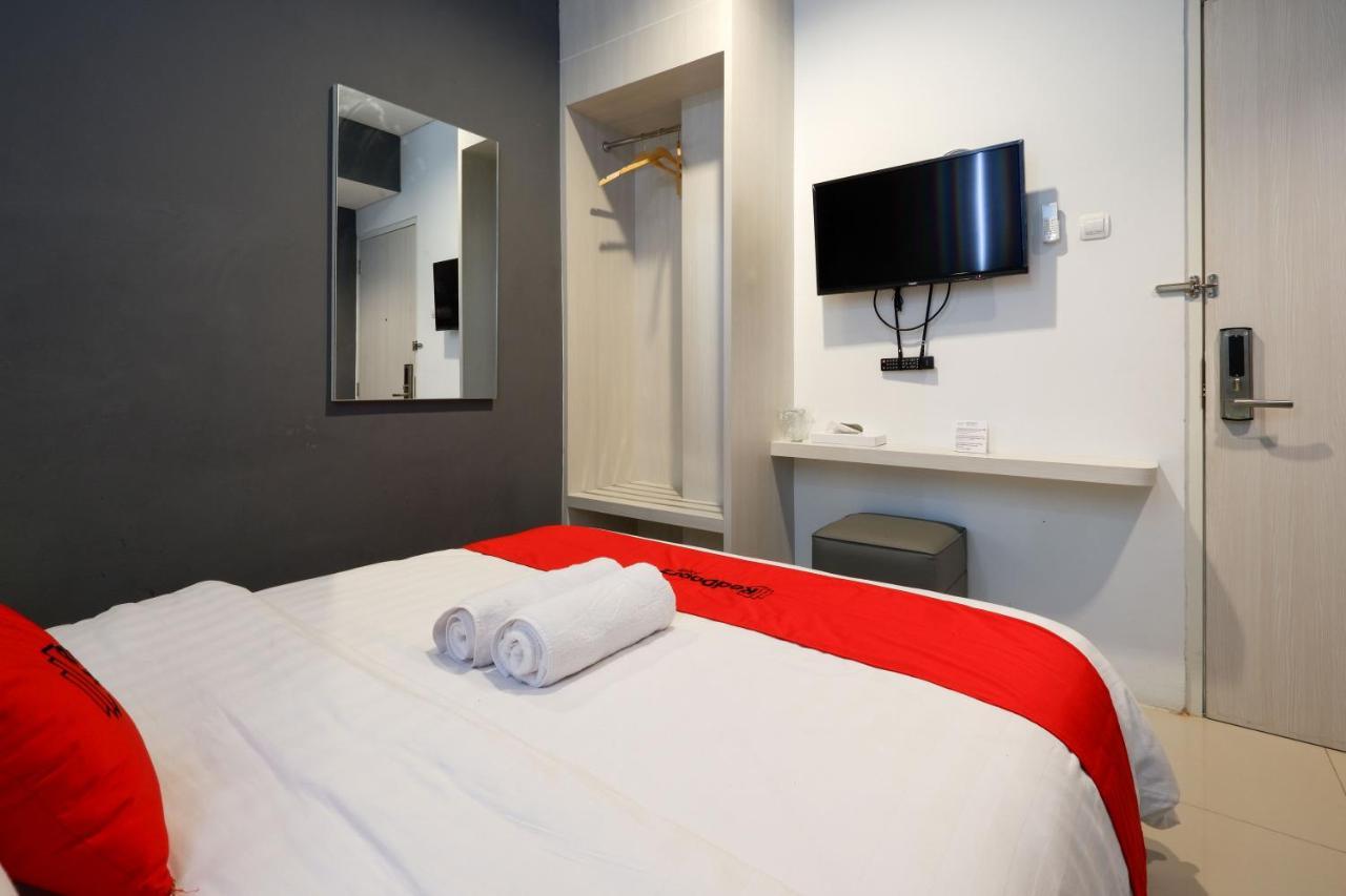 Reddoorz Near Ciputra Mall Simpang Lima
